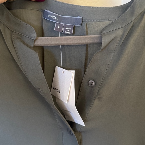 NWT Vince 100% Silk Three Button Split Neck Blouse in Sage - Picture 2 of 5
